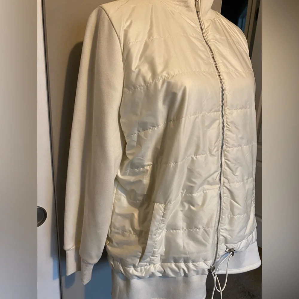 Light weight Jacket - Picture 2 of 9